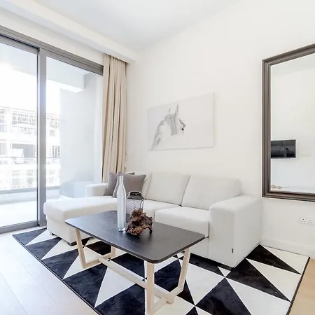 Coastal Park Apartment *